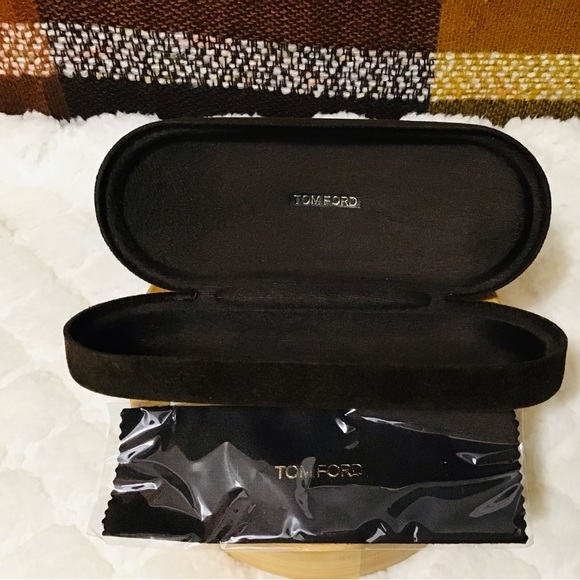 Tom Ford Unisex BROWN Velvet Clamshell Eyeglass Case - Picture 2 of 3